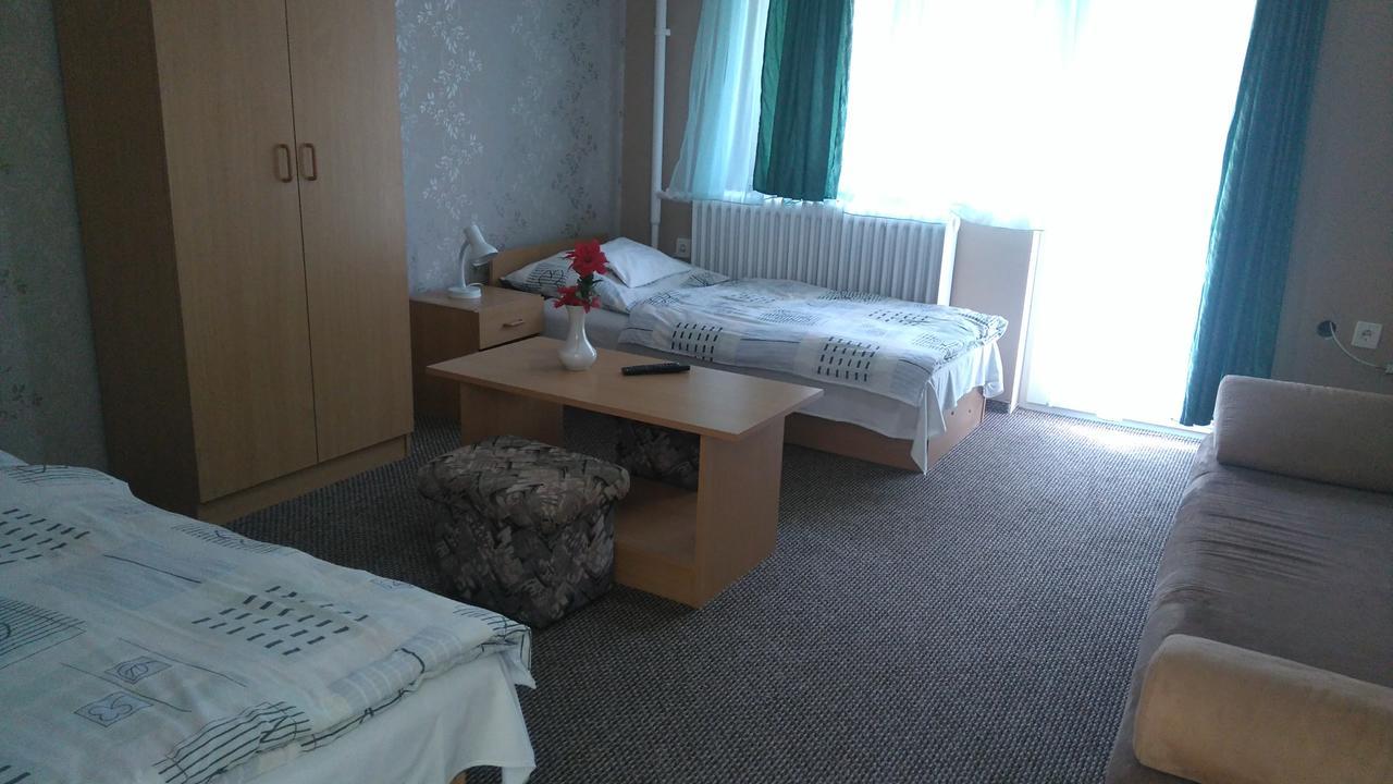 Platan Apartmanhaz Apartament Miszkolc Zewnętrze zdjęcie